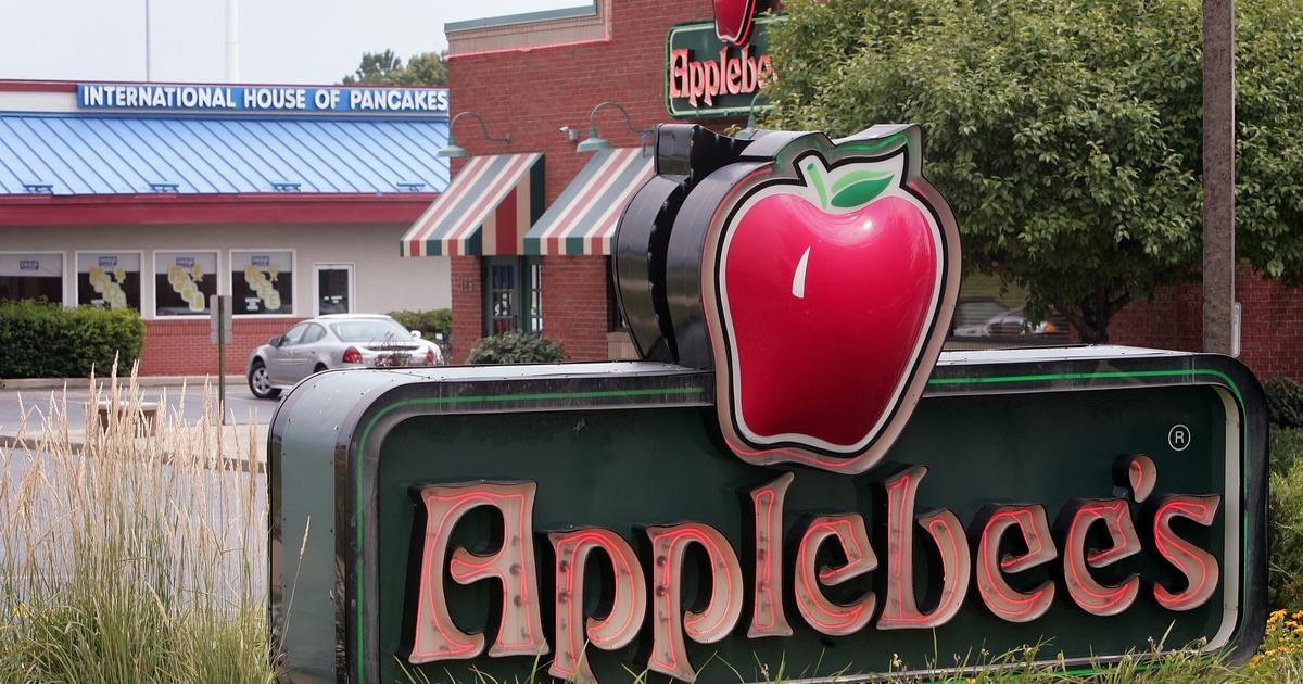 Applebee’s exec says high gas prices could help them cut wages.  Now the restaurant faces a backlash.