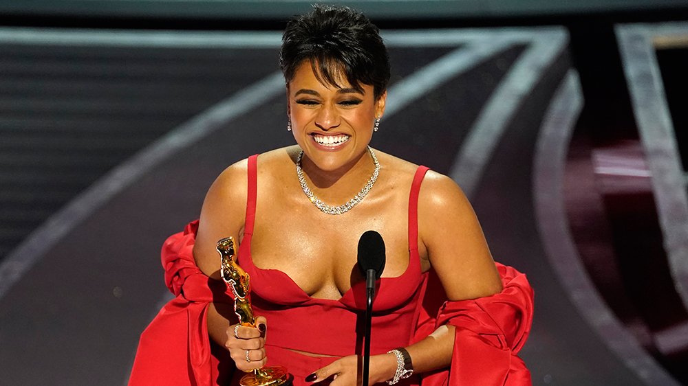 Ariana DeBose Wins Oscar for Supporting Actress for ‘West Side Story’