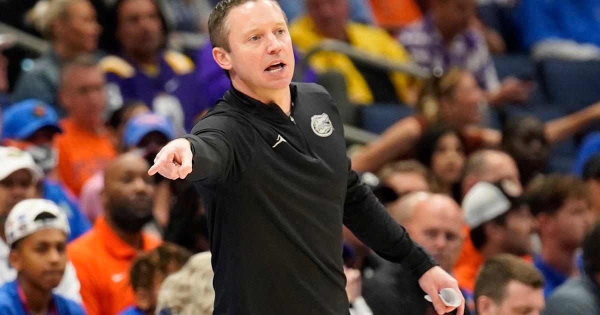 Georgia tabs Florida’s Mike White as new basketball coach